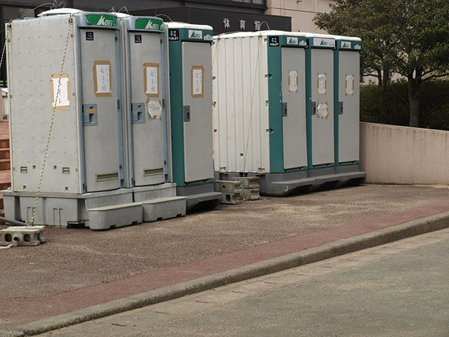多賀城キャンパス 仮設トイレ1